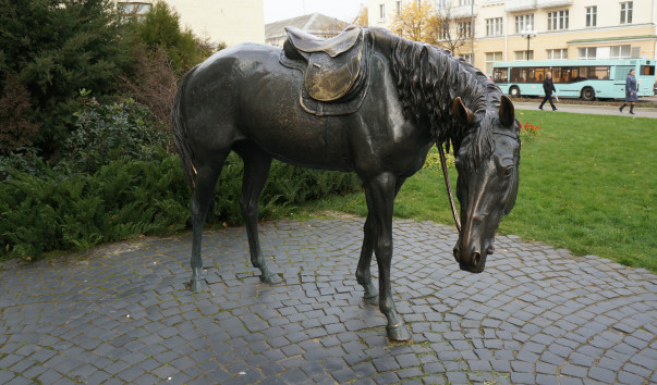 1021401 603x354 - Памятник лошади в Барановичах