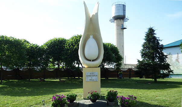 120836 603x354 2 - Памятник Яйцу в Солигорске