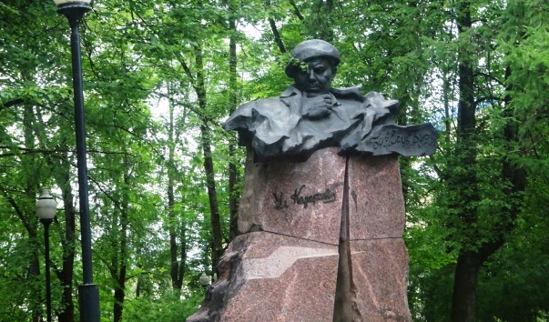1787283 603x354 3 - Памятник Владимиру Короткевичу в Витебске