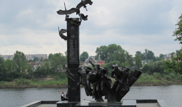 54733 603x354 2 - Памятник 23-м воинам-гвардейцам в Полоцке