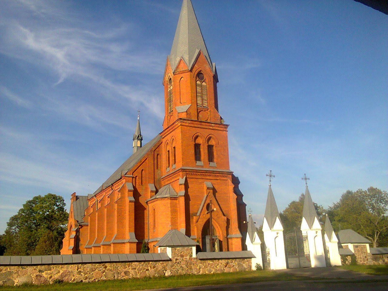 Kostel Svyatogo Vladislava - Костел Святого Владислава в Суботниках