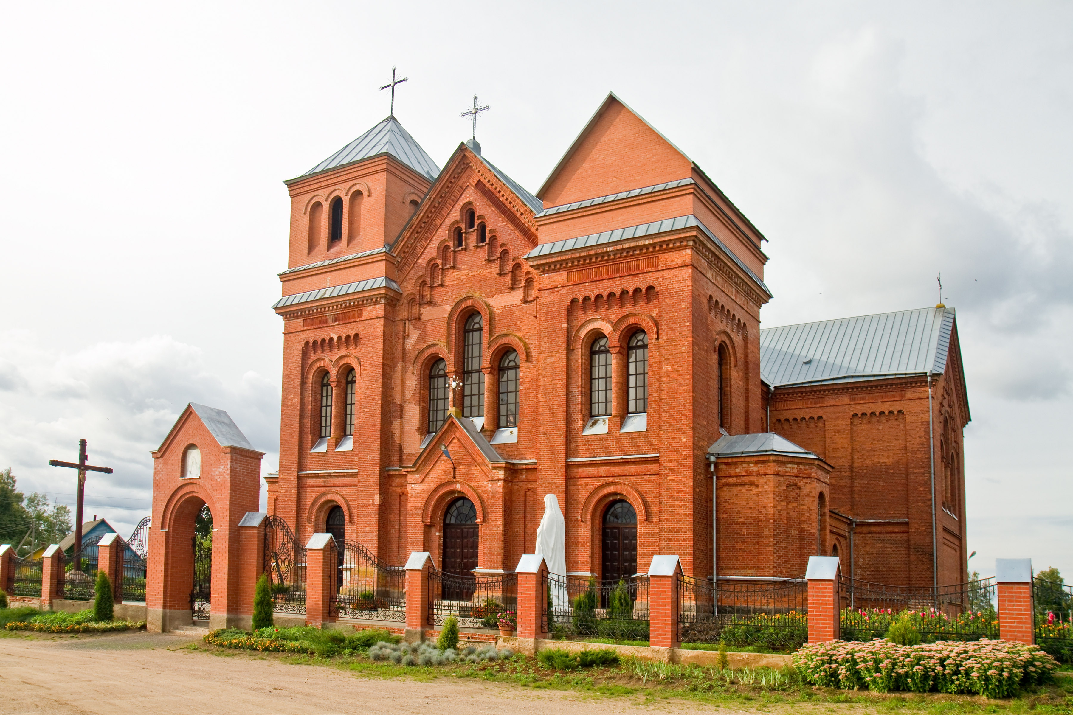 Rositsa kostel 1 - Костел Святой Троицы в Росице